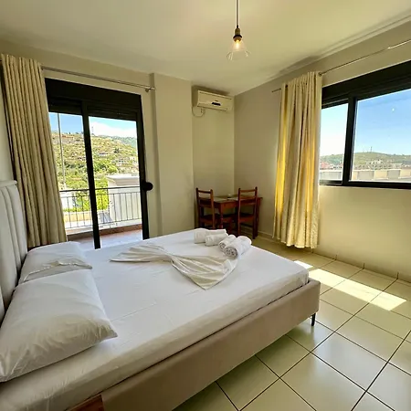 Bora Aparthotel Himare