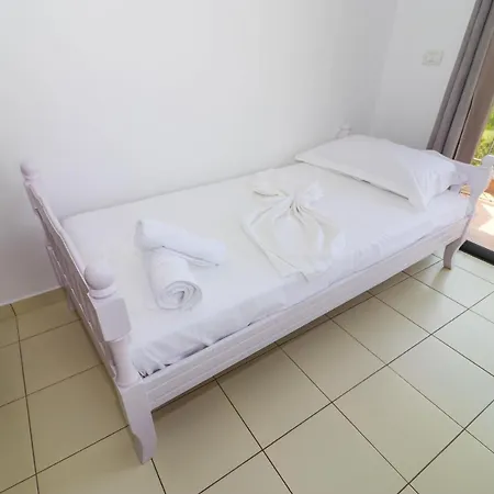 Apart-hotel Bora 3*
