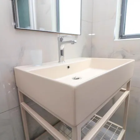 Bora Apartahotel Himarë