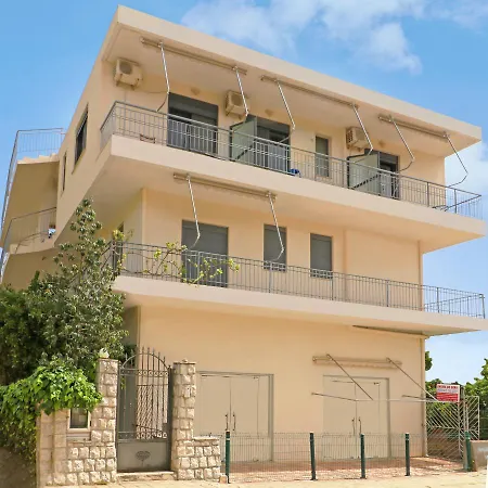 Bora Apartmanhotel 3*