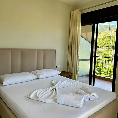 Bora Apartmanhotel 3*