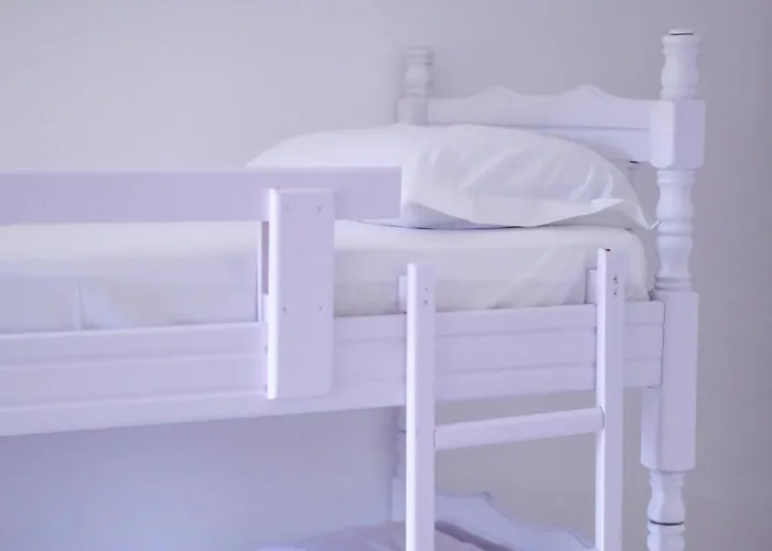 Aparthotel Bora Himare